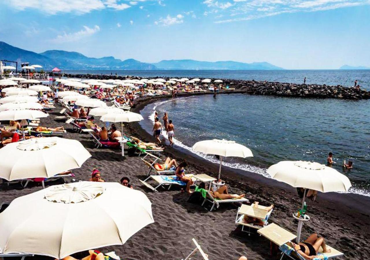 Villa Oplonti - Tra Napoli, Pompei E Sorrento Торре-Аннунциата Экстерьер фото